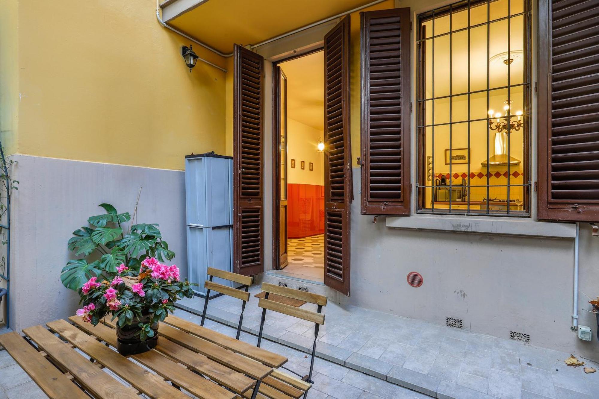 One-Bedroom Apartment With Patio Florence Buitenkant foto